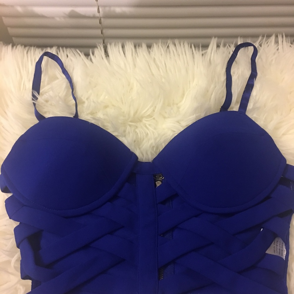 Entry halter